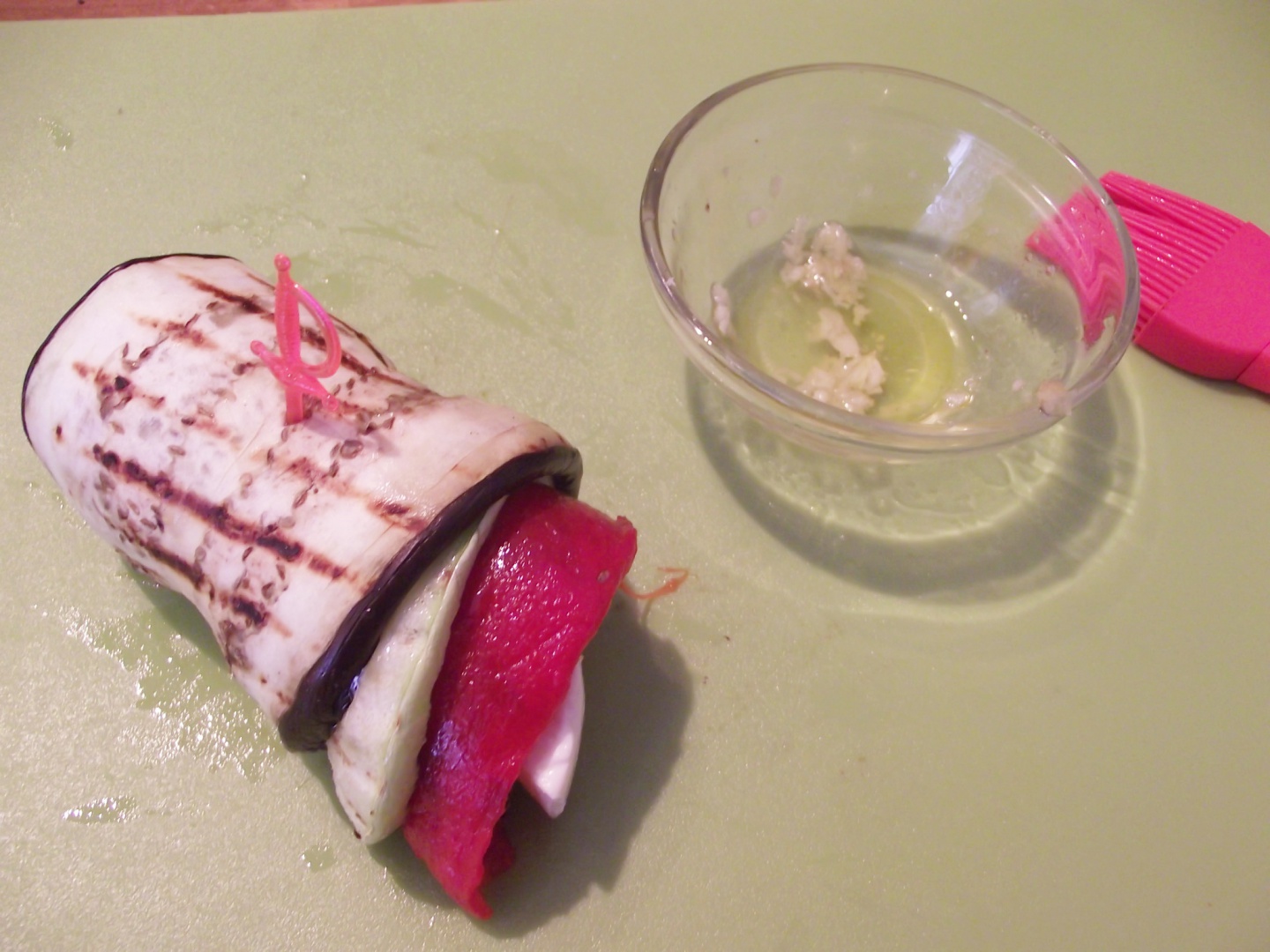 Rulouri aperitiv cu legume la grill si branza. Reteta delicioasa, sanatoasa si usor de preparat