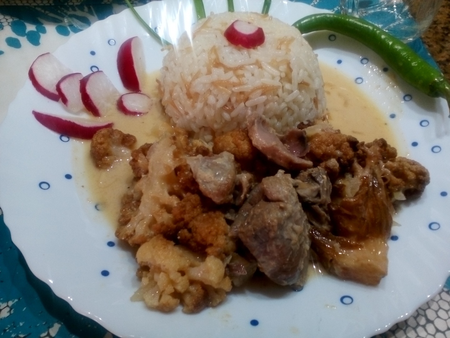 Conopida cu carne de miel in sos de iaurt