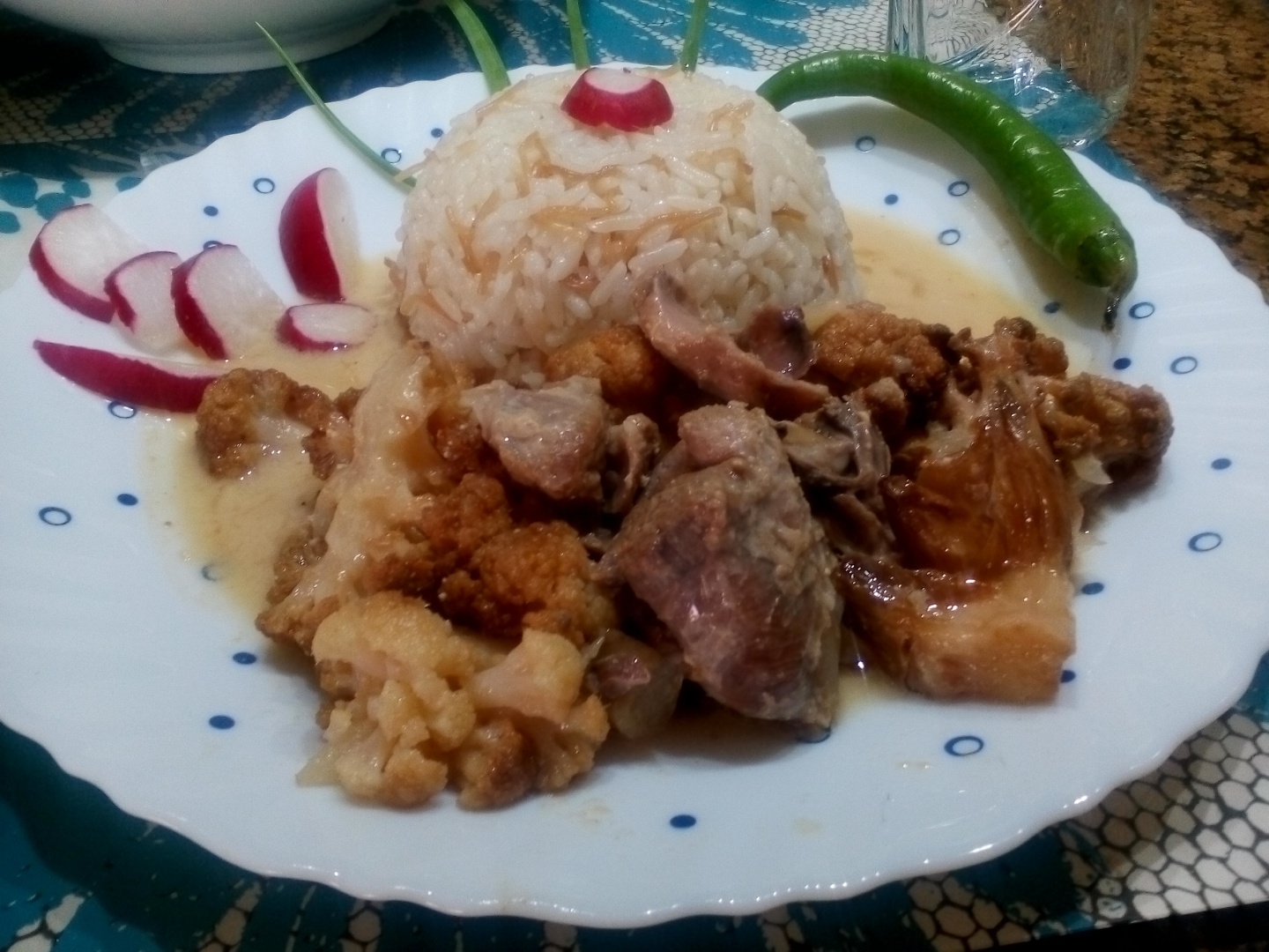 Conopida cu carne de miel in sos de iaurt