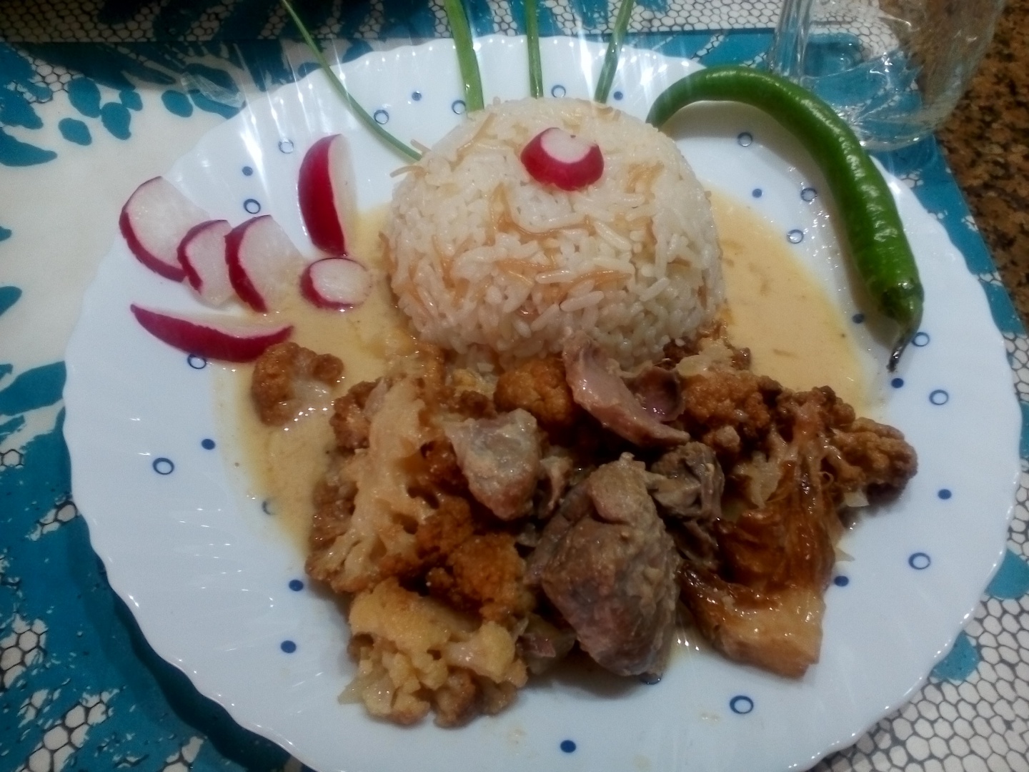 Conopida cu carne de miel in sos de iaurt