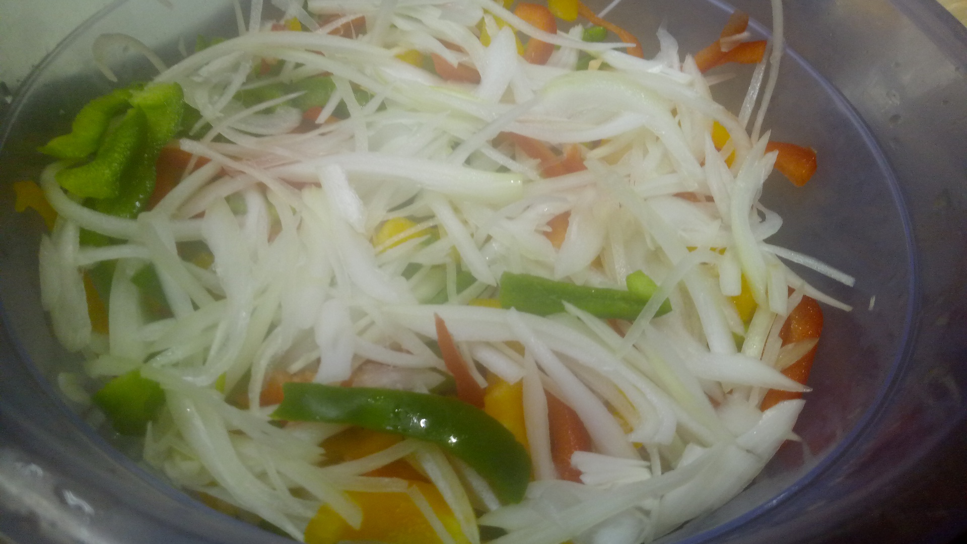 Salata de fasole rosii cu legume