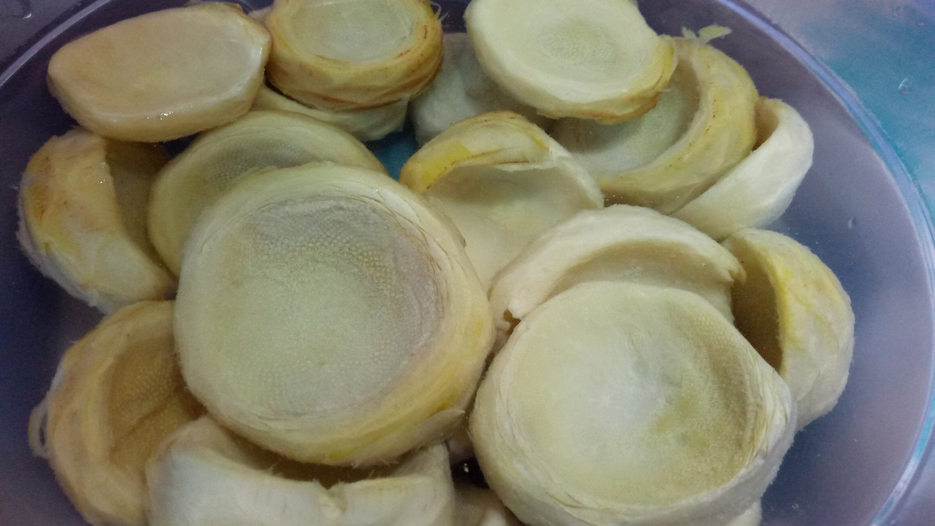 Anghinare cu carne tocata in sos de rosii la cuptor, cu garnitura de orez