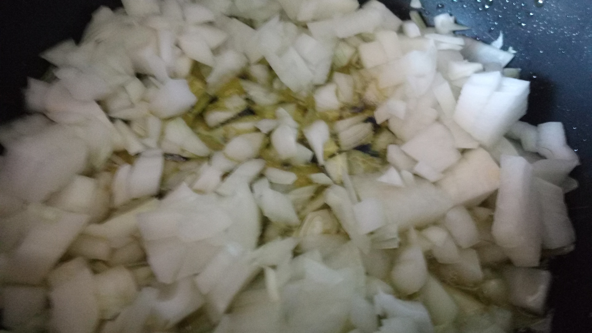 Anghinare cu carne tocata in sos de rosii la cuptor, cu garnitura de orez