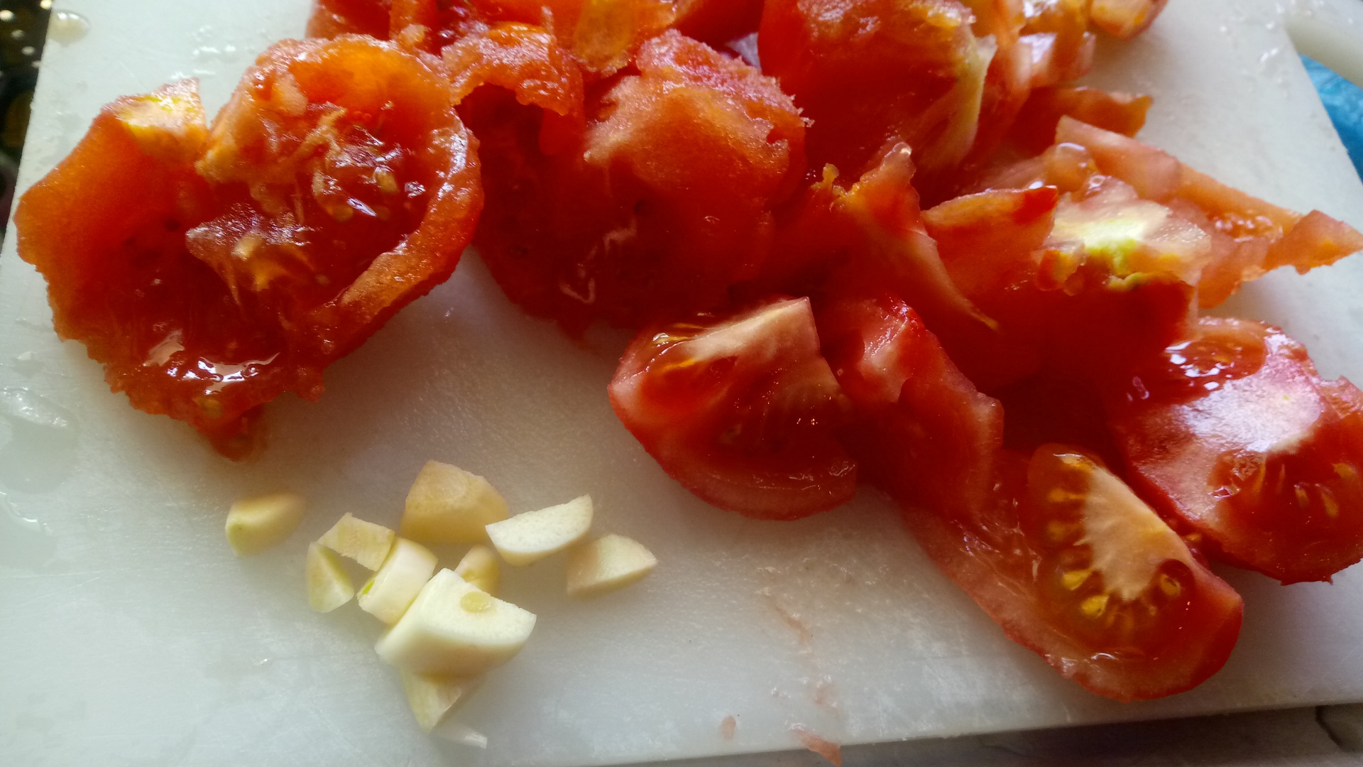 Anghinare cu carne tocata in sos de rosii la cuptor, cu garnitura de orez