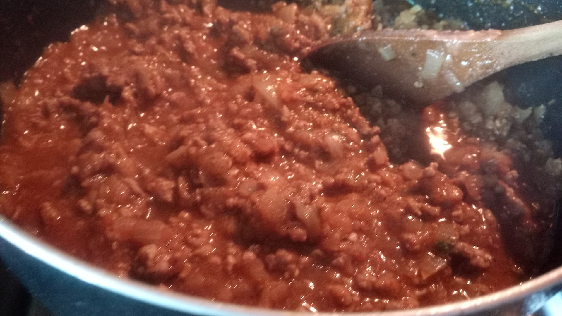 Anghinare cu carne tocata in sos de rosii la cuptor, cu garnitura de orez