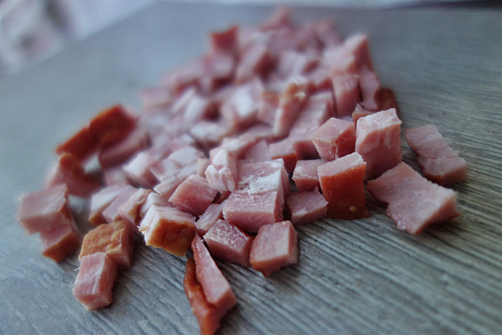 Rulouri picante din dovlecei, cu guleras jambonat, umplute cu legume