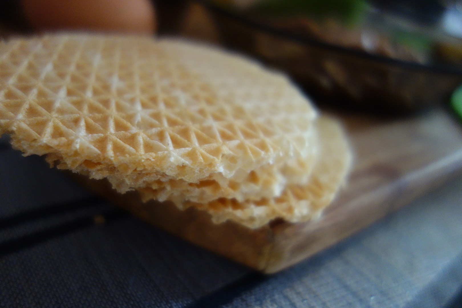 Deliciu cu fructe deshidratate si crusta de nuci