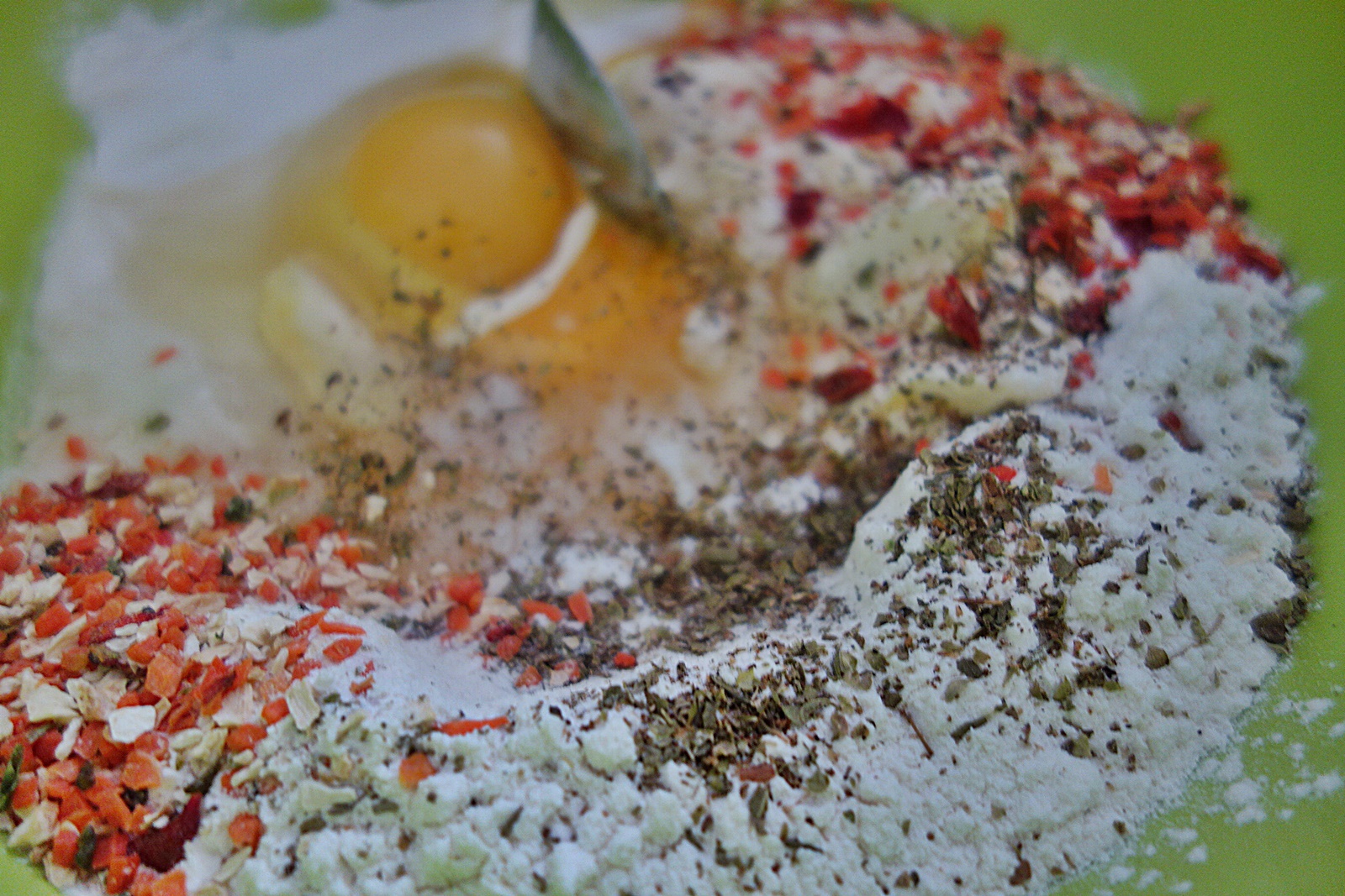 Tarta cu blat fraged si aromat cu ciuperci si baby spanac