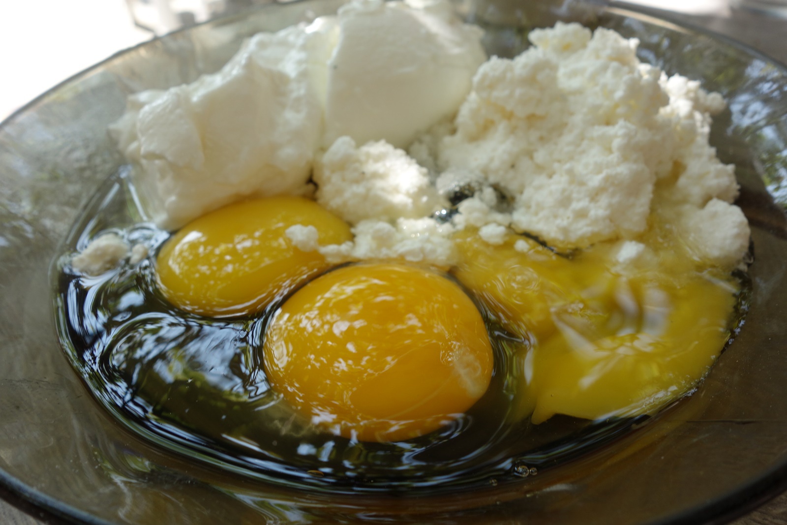 Tarta cu blat fraged si aromat cu ciuperci si baby spanac