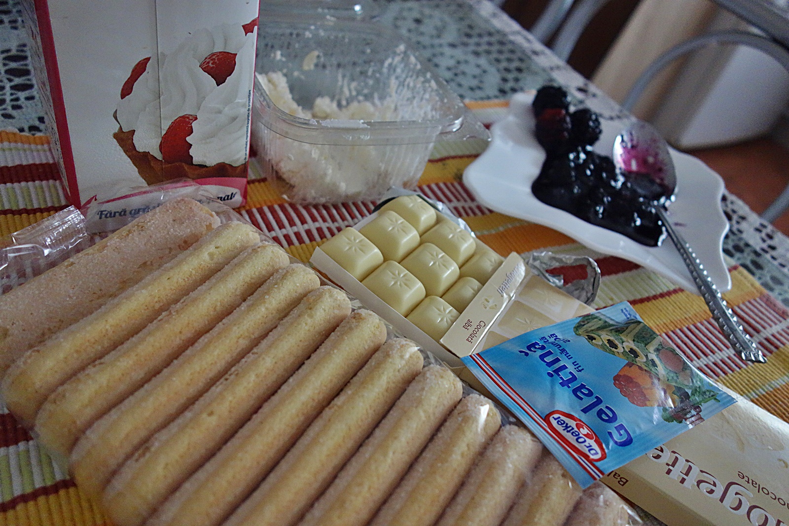 Prajitura cu piscoturi si mure