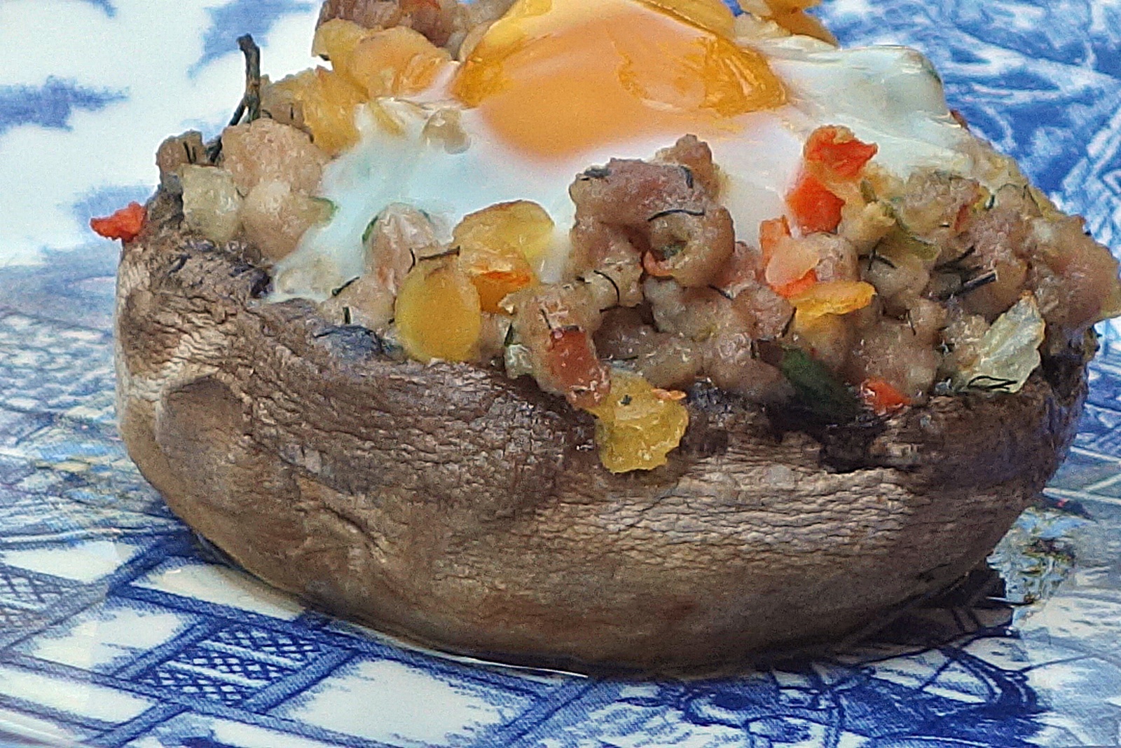 Ciuperci umplute cu carne de curcan si linte