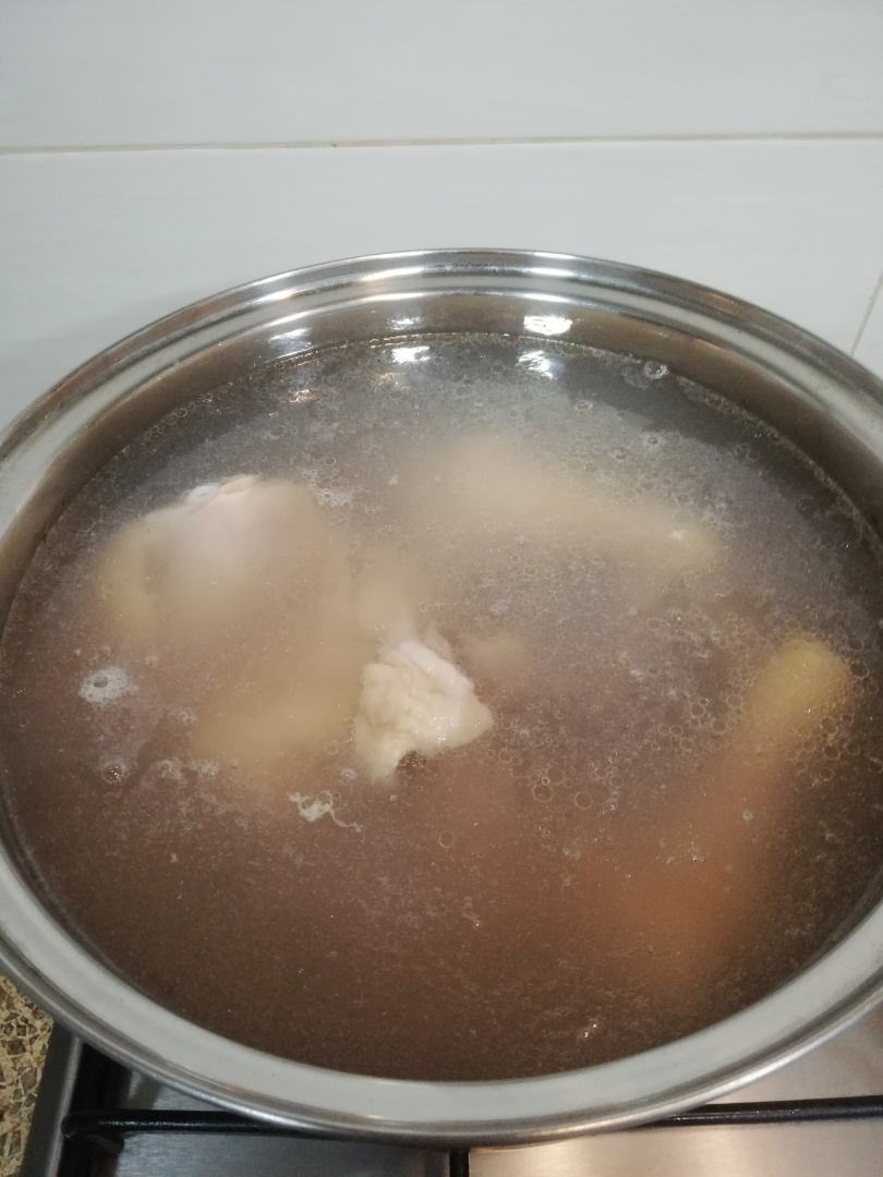 Bors cu carne de pui