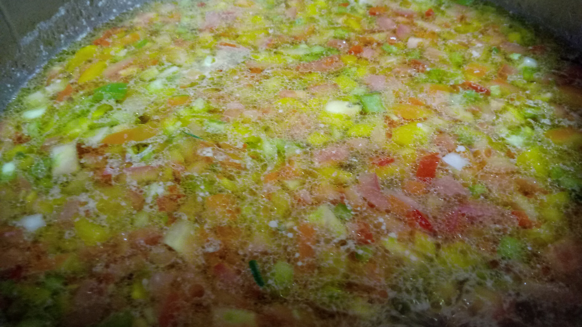 Ciorba de gaina cu taitei de casa