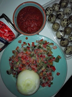 Shakshuka cu oua de prepelita si mozzarella