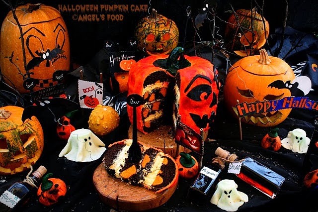 Halloween pumpkin and chocolate cake