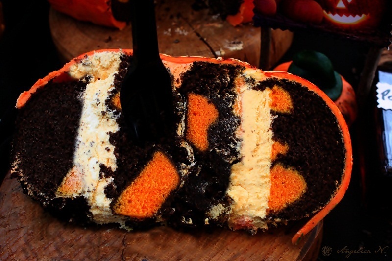 Halloween pumpkin and chocolate cake