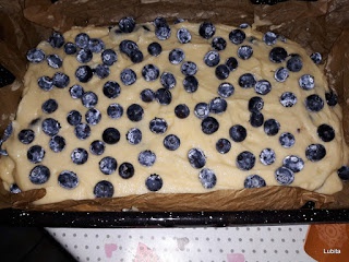 Prajitura cu lamaie si fructe