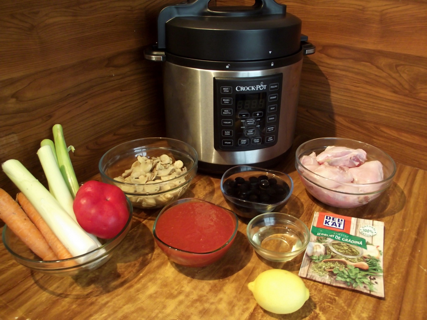Iepure cu praz si masline la Multicooker Crock-Pot Express cu gatire sub presiune