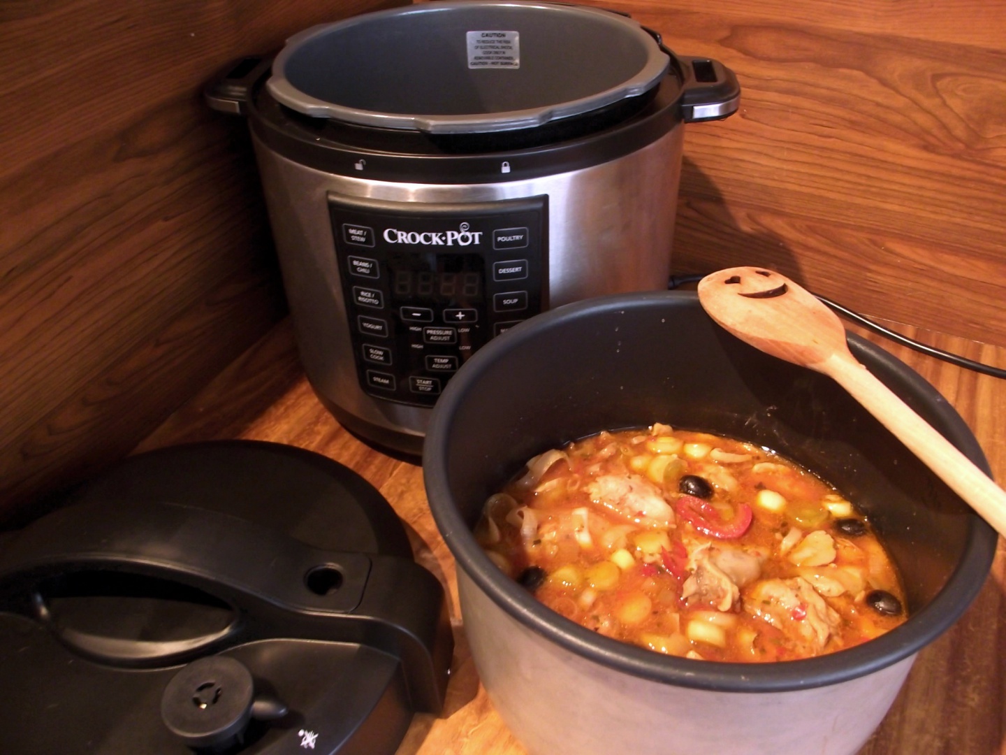 Iepure cu praz si masline la Multicooker Crock-Pot Express cu gatire sub presiune