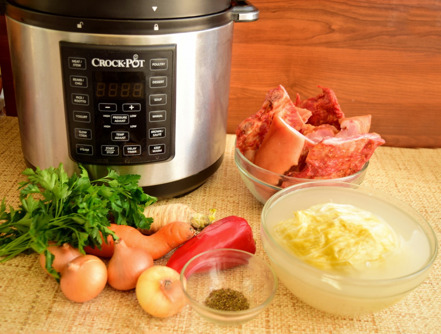 Ciorba din afumatura de porc cu zeama de varza la Multicooker Crock-Pot Express cu gatire sub presiune
