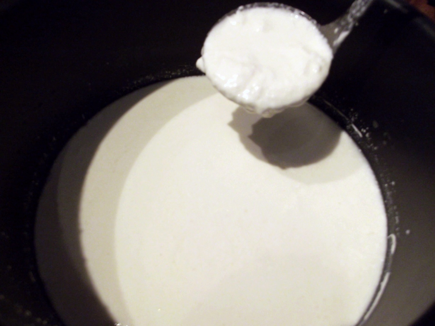 Iaurt natural din lapte de vaca preparat la Multicooker Crock-Pot Express cu gatire sub presiune