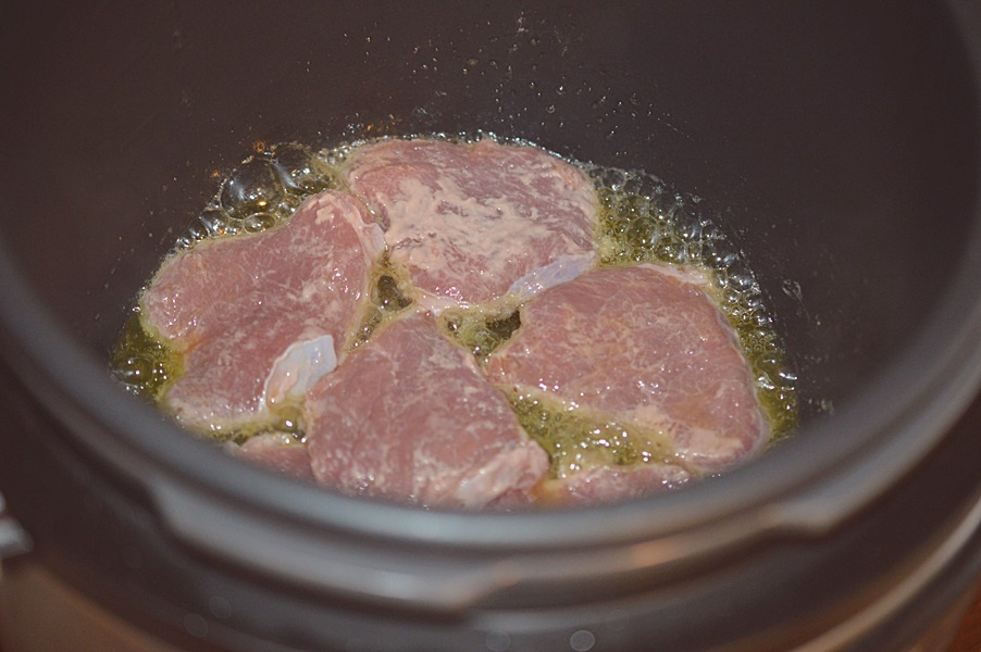 Escalop de vita la Multicooker Crock-Pot Express cu gatire sub presiune