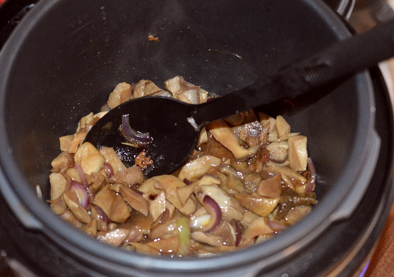 Escalop de vita la Multicooker Crock-Pot Express cu gatire sub presiune