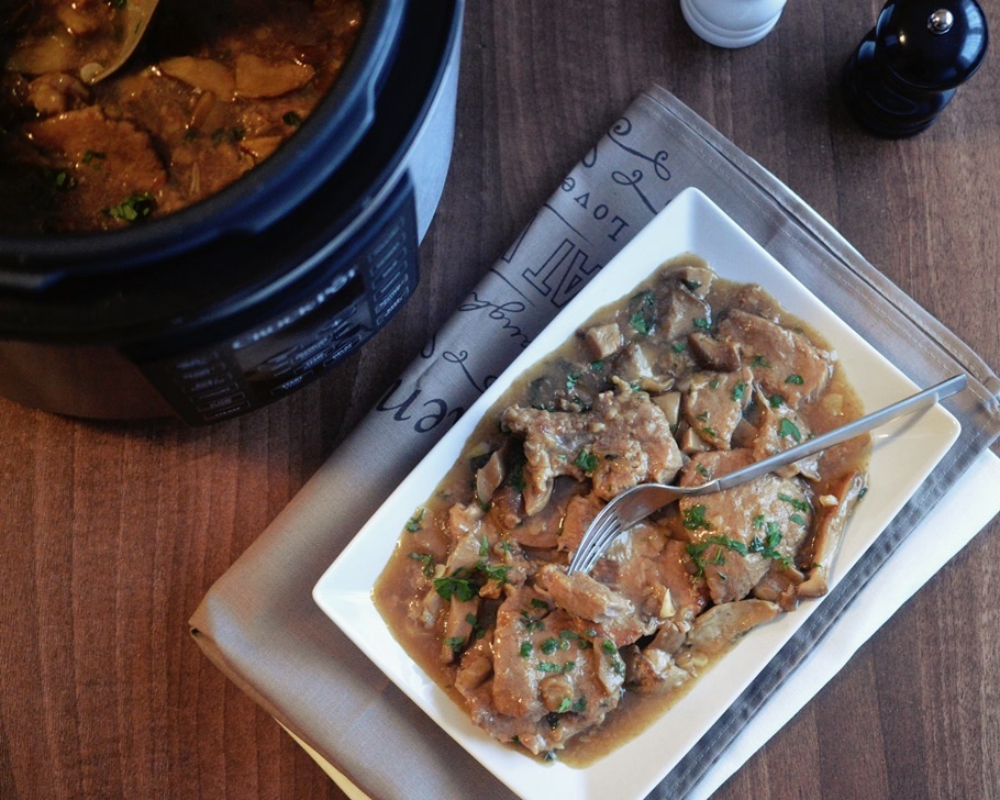 Escalop de vita la Multicooker Crock-Pot Express cu gatire sub presiune