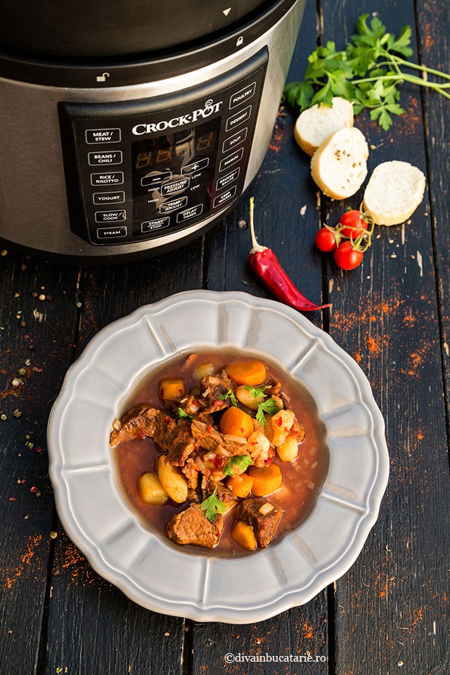 Supa gulas gatita la Multicooker Crock-Pot Express