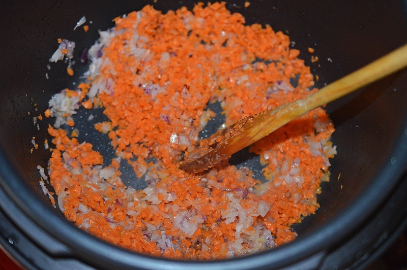 Boeuf Bourguignon la Multicooker Crock-Pot Express cu gatire sub presiune