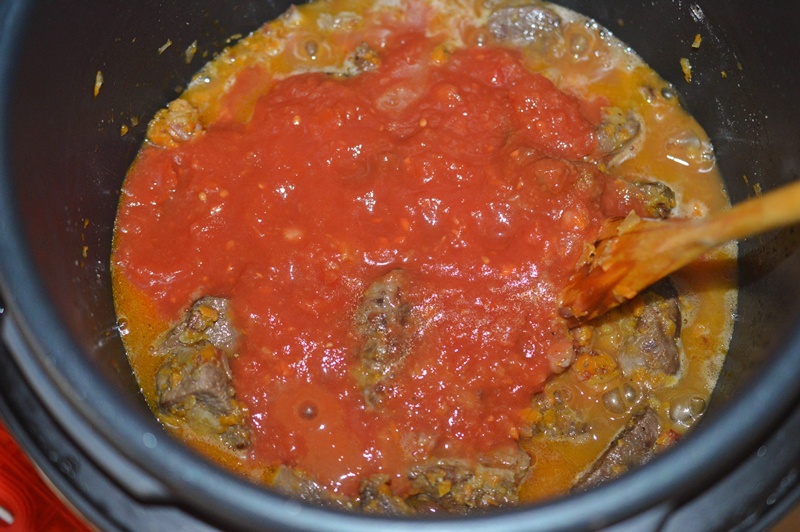 Boeuf Bourguignon la Multicooker Crock-Pot Express cu gatire sub presiune