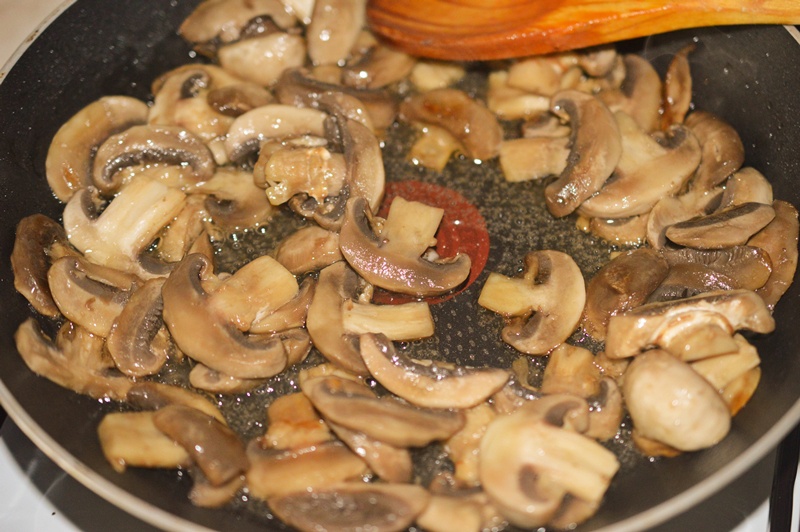 Boeuf Bourguignon la Multicooker Crock-Pot Express cu gatire sub presiune