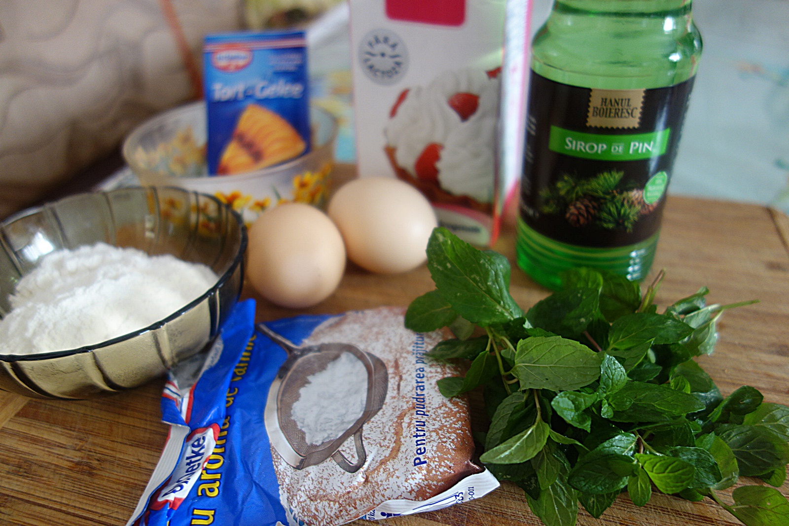 Prajitura cu kiwi si jeleu din sirop mentolat de pin