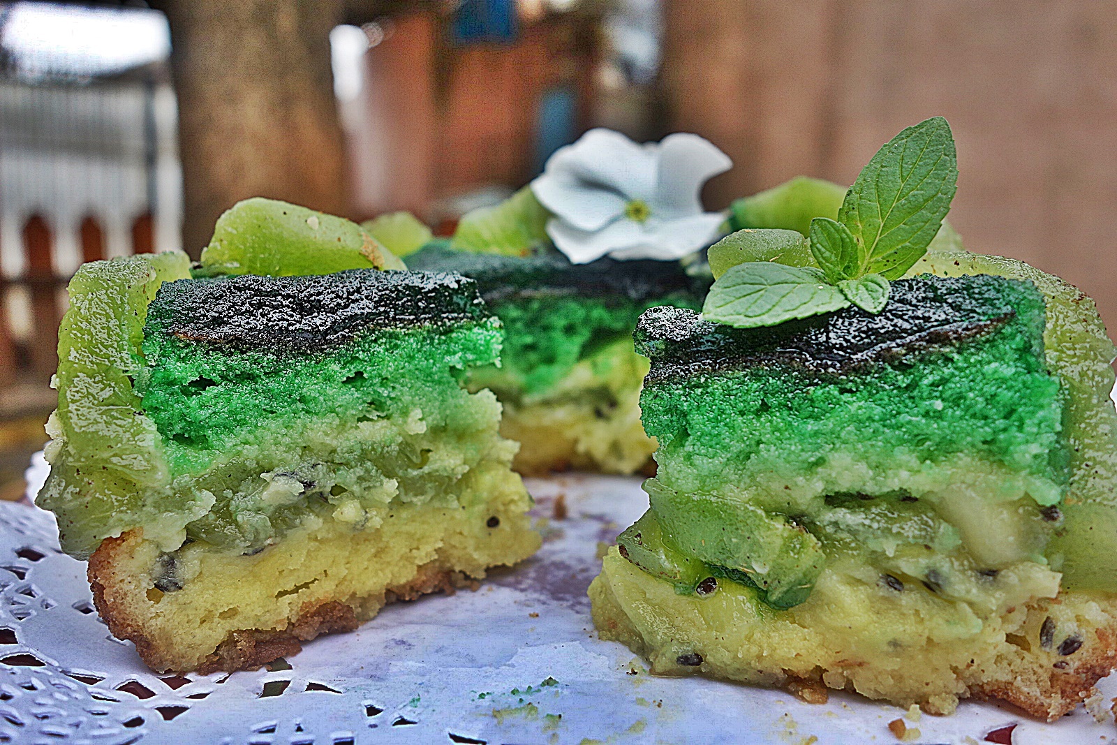 Prajitura cu kiwi si jeleu din sirop mentolat de pin