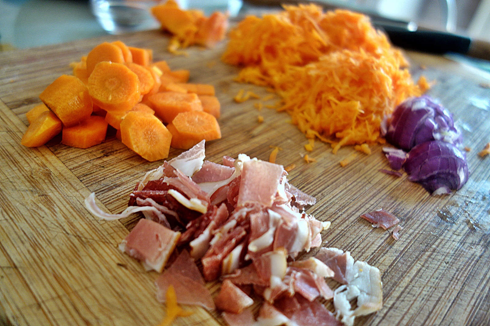 Tarta aromata cu faina de porumb si chipsuri de porumb