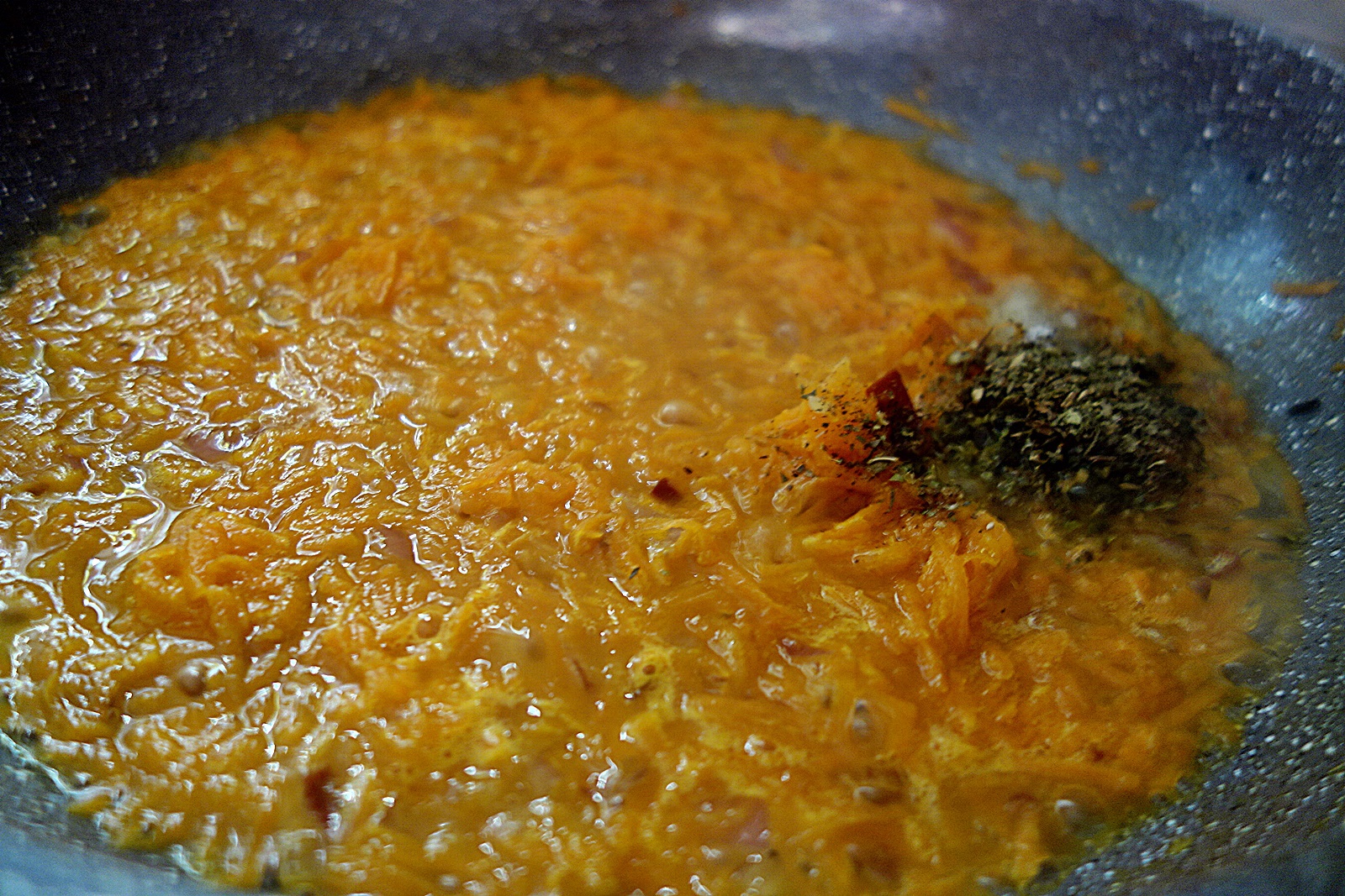 Tarta aromata cu faina de porumb si chipsuri de porumb