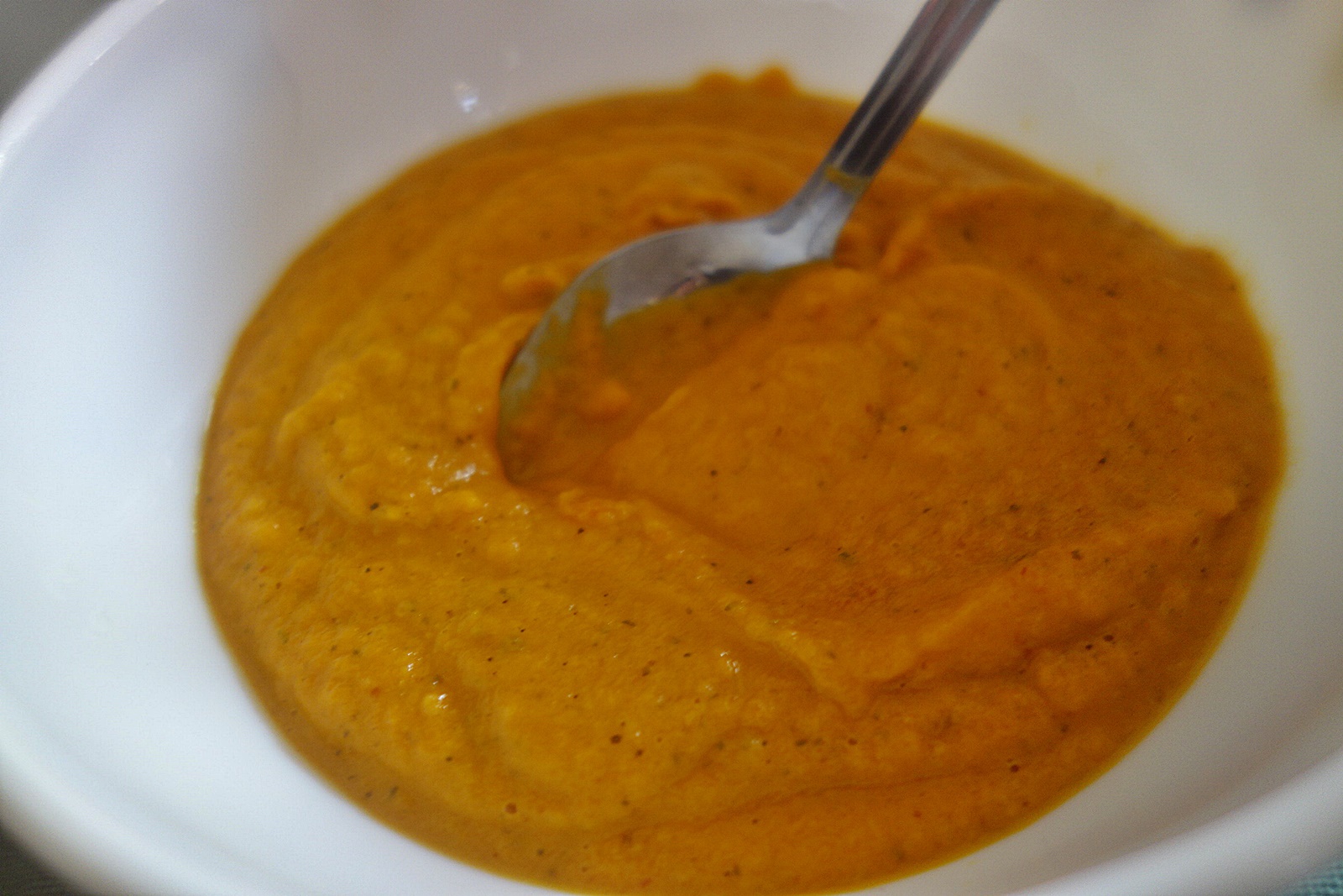 Tarta aromata cu faina de porumb si chipsuri de porumb