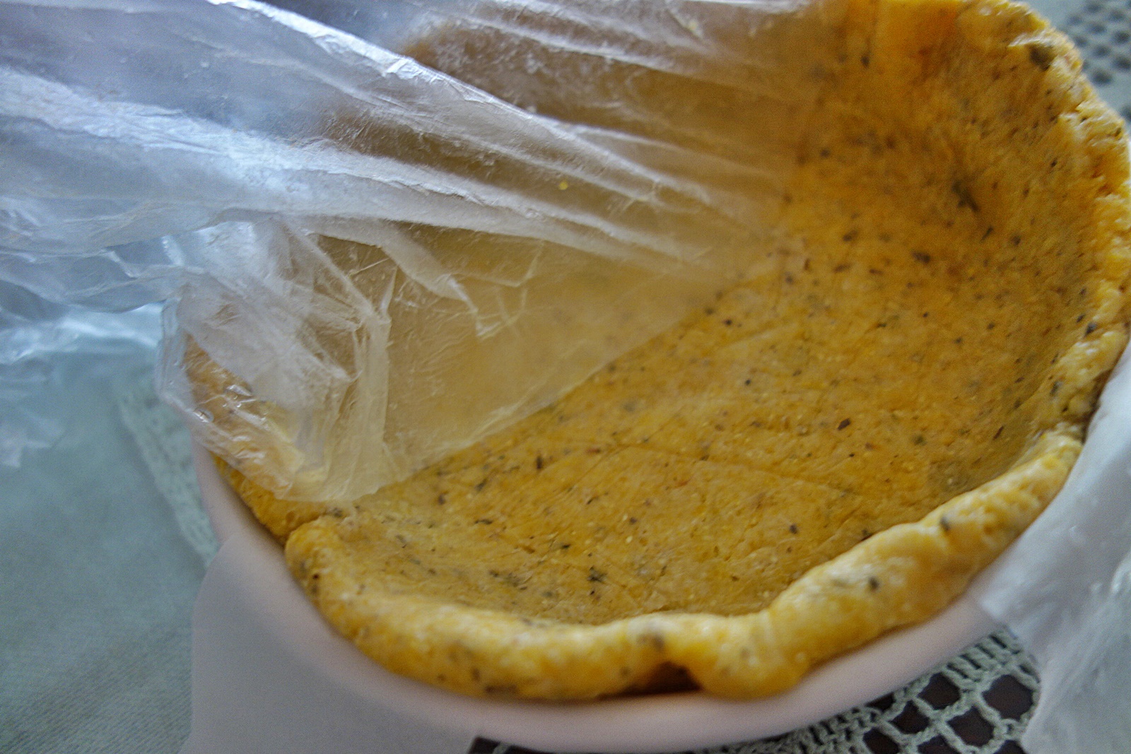 Tarta aromata cu faina de porumb si chipsuri de porumb