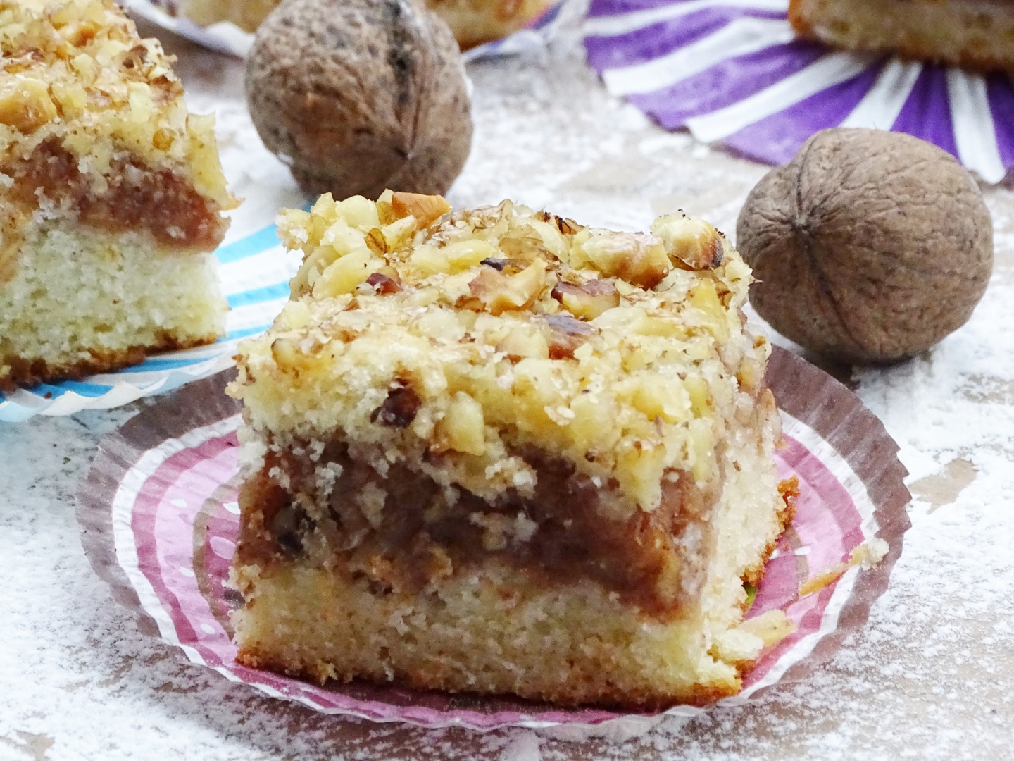 Prajitura cu mere si nuci