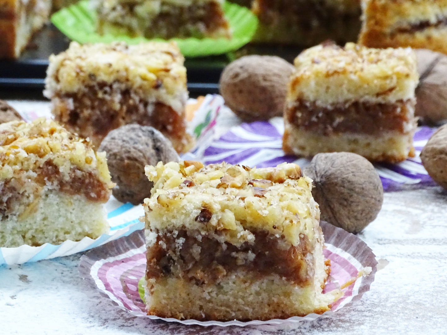 Prajitura cu mere si nuci