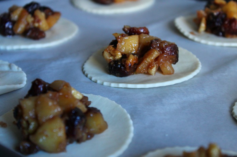 Placinte cu mere, smochine si nuci