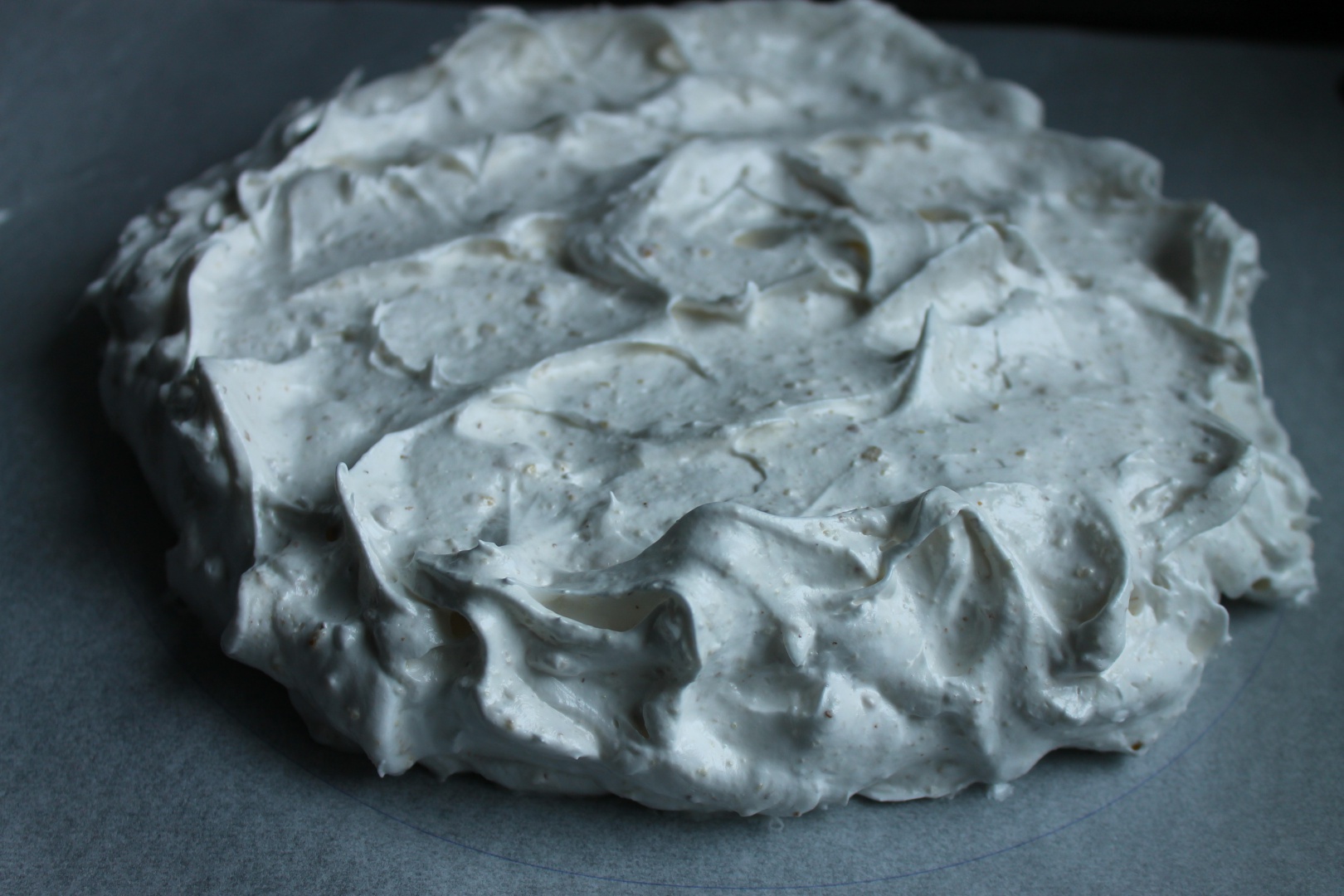 Pavlova cu nuca, mousse de castane si jeleu de gutui