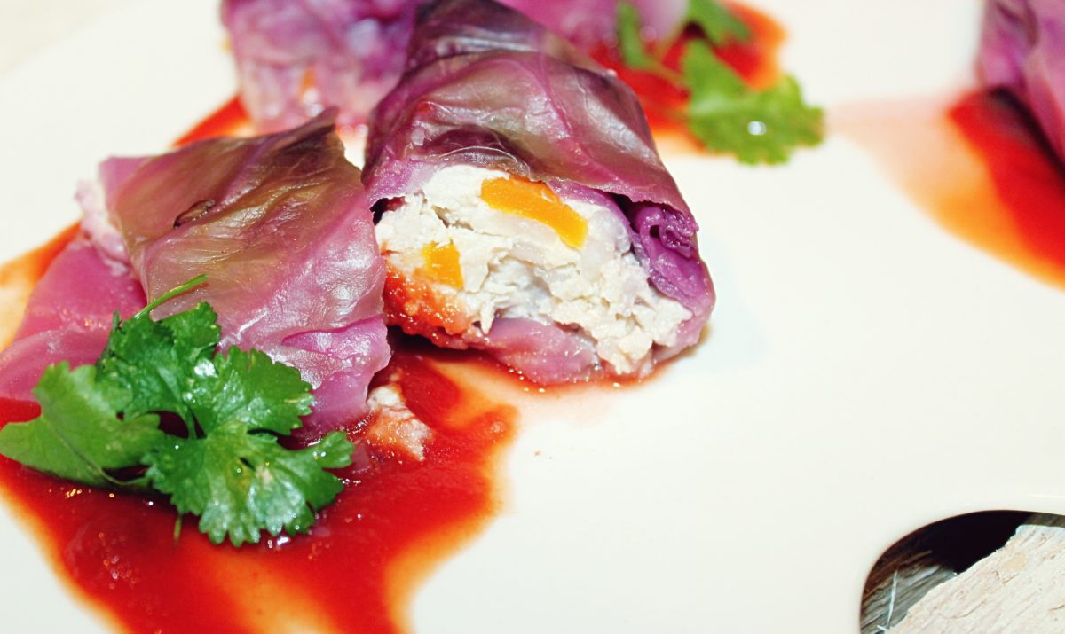 Sarmale din varza rosie cu carne de pui