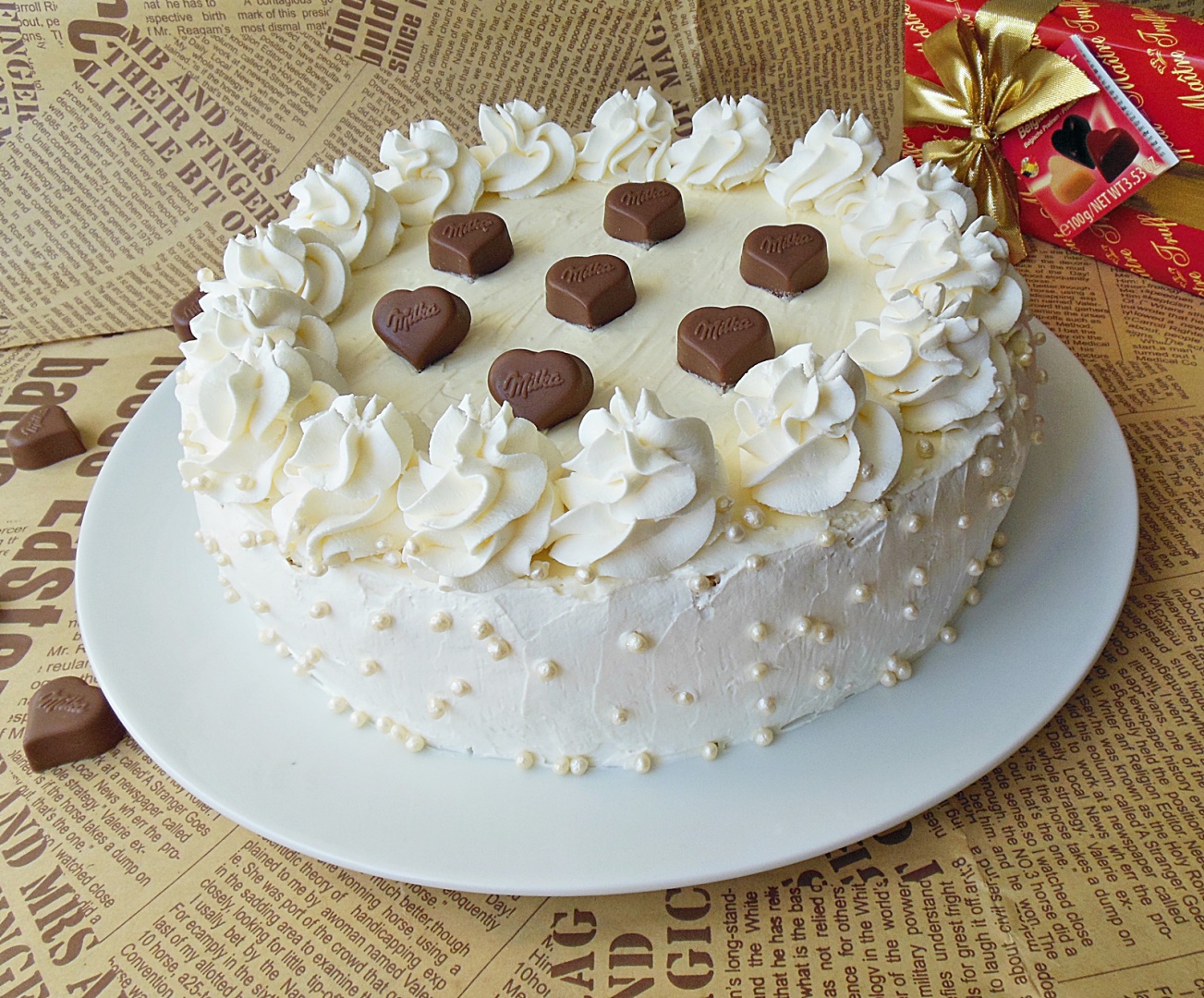 Tort cu crema de ciocolata alba, mascarpone si zmeura