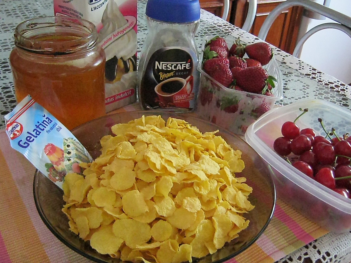 Prajitura  cu blat din fulgi de porumb