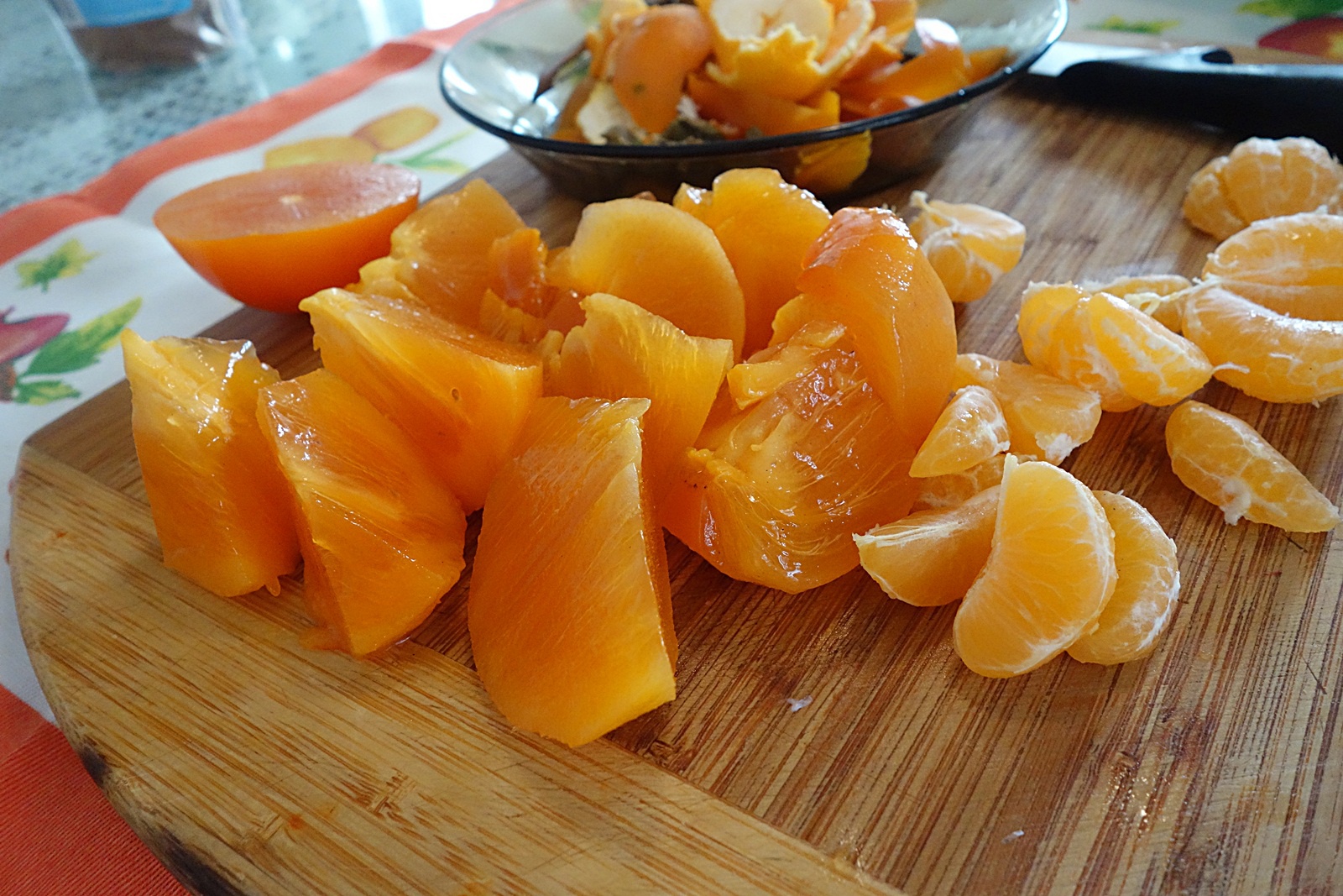 Prajitura cu kaki si clementine, frisca si piure de castane