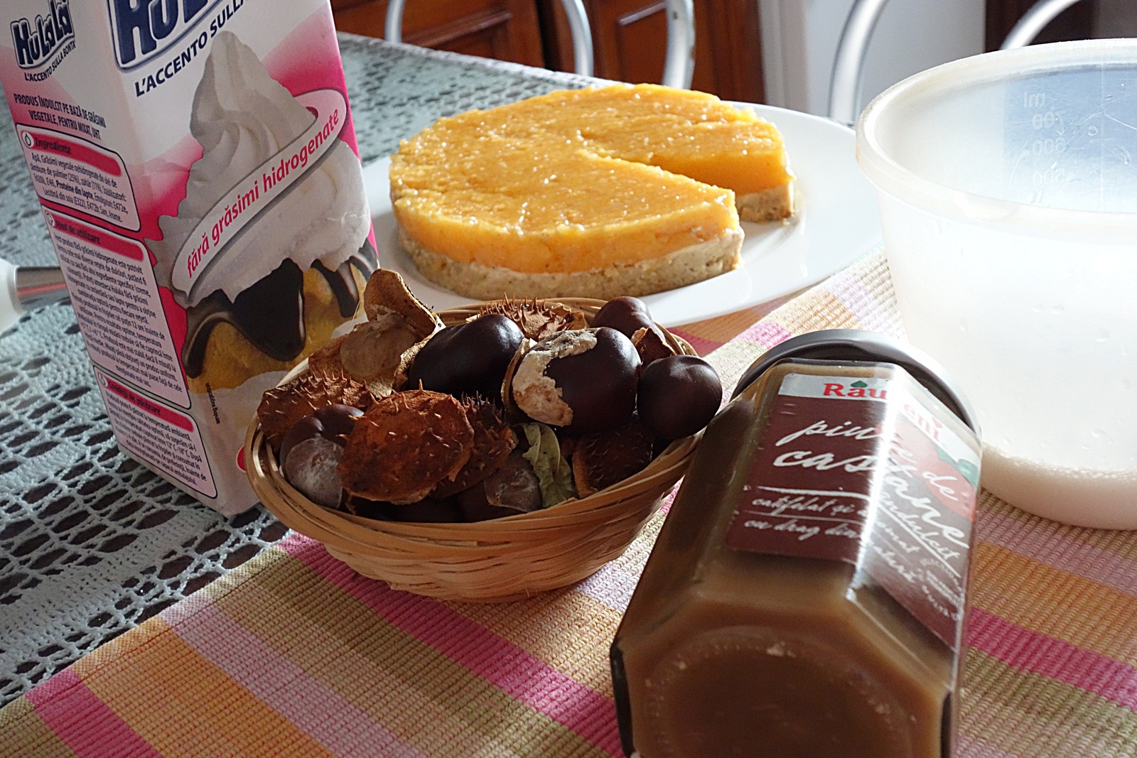 Prajitura cu kaki si clementine, frisca si piure de castane