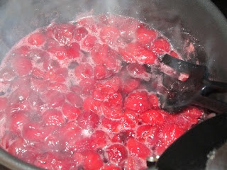 Tort cu visine si ciocolata