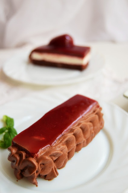 Tort cu visine si ciocolata