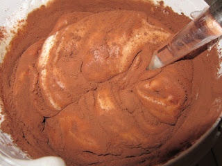 Tort cu visine si ciocolata